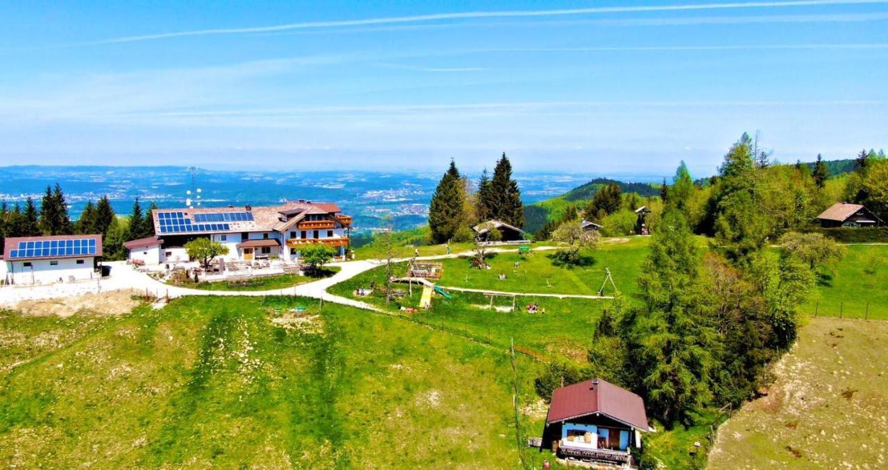 Apartamento Holzhaus "Zum Schwarz'N" Aurach am Hongar Exterior foto