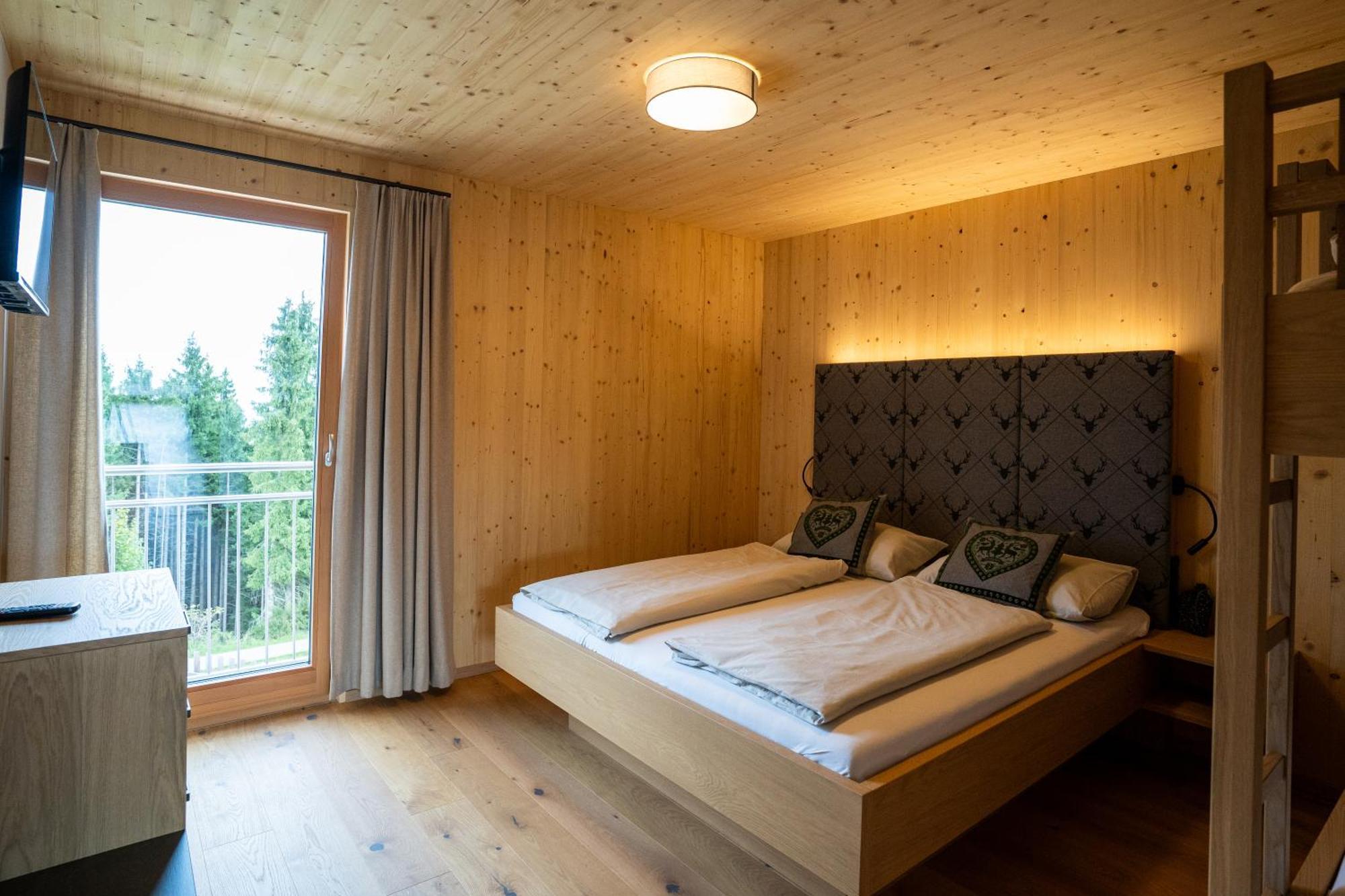 Apartamento Holzhaus "Zum Schwarz'N" Aurach am Hongar Exterior foto