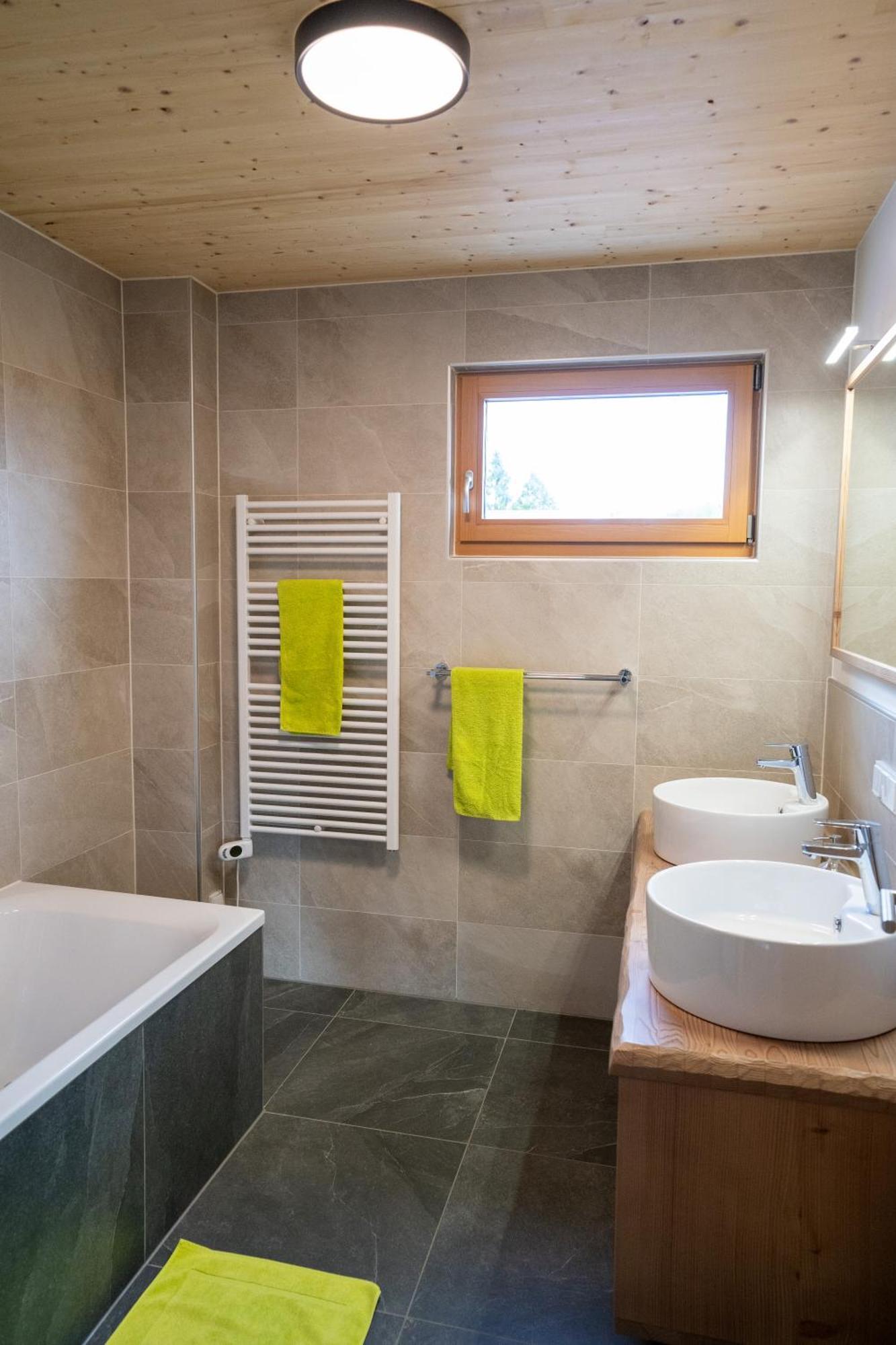 Apartamento Holzhaus "Zum Schwarz'N" Aurach am Hongar Exterior foto