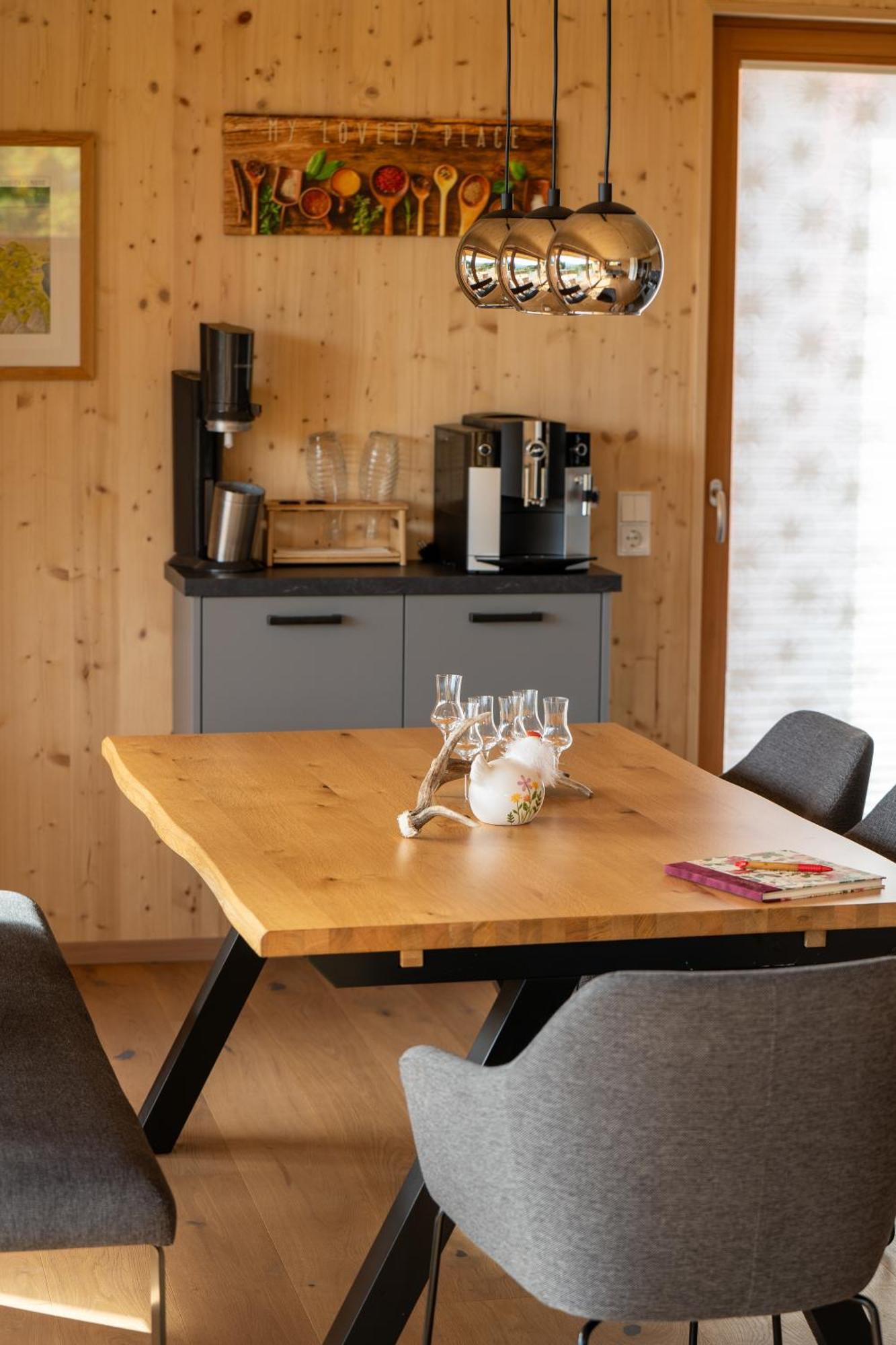 Apartamento Holzhaus "Zum Schwarz'N" Aurach am Hongar Exterior foto